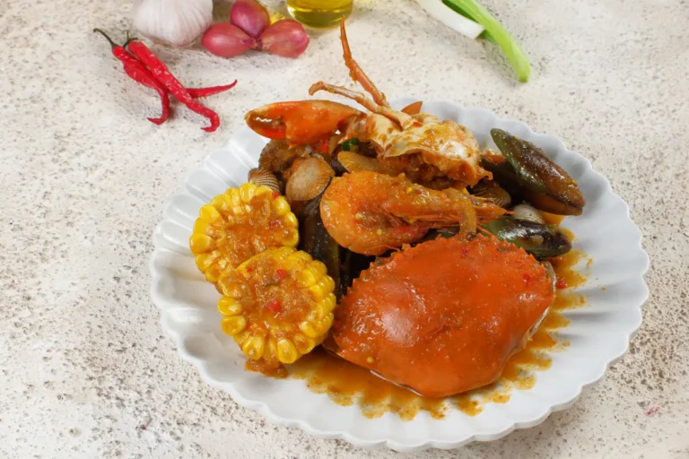 Crab in Padang sauce is an Indonesian seafood dish of crab.